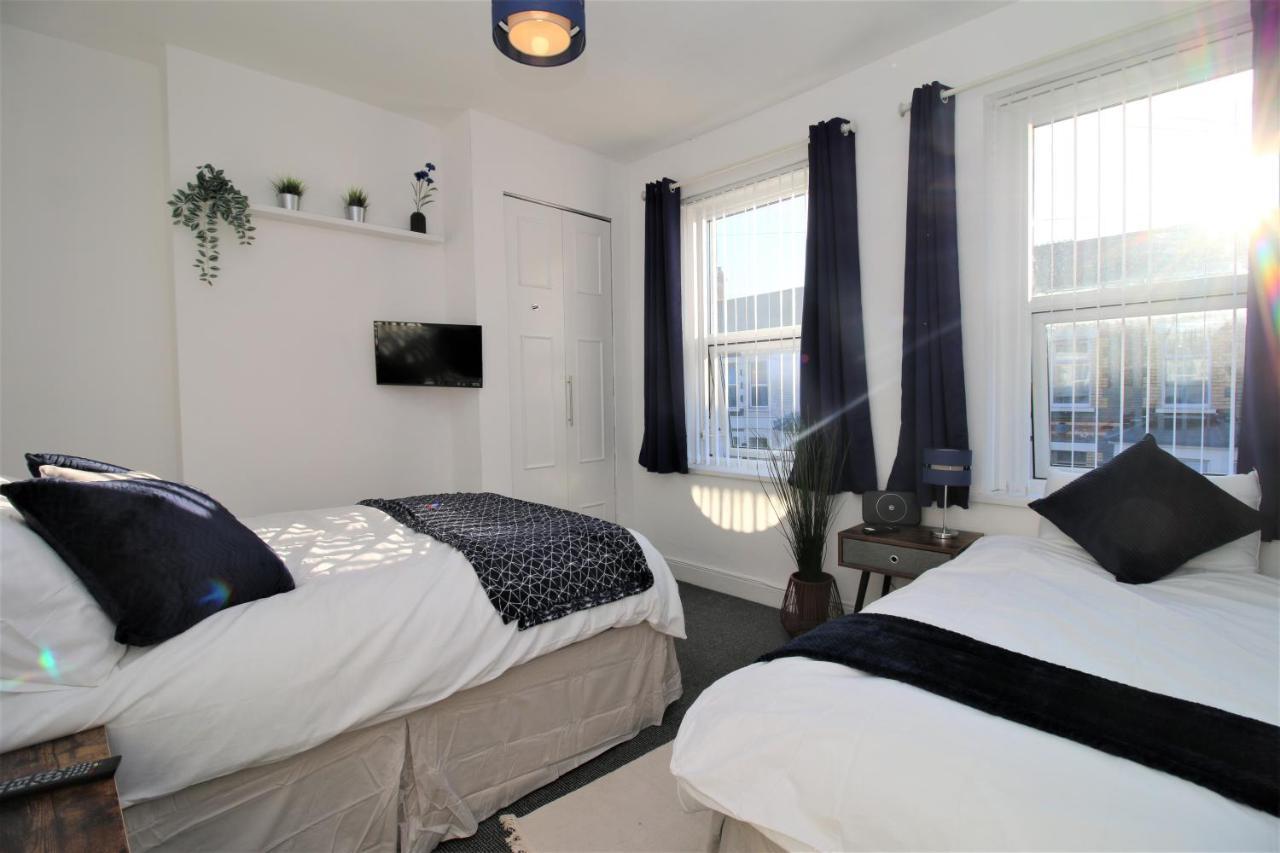 Three Bedroom Townhouse - Free Local Parking - By Property Promise Cardiff Zewnętrze zdjęcie