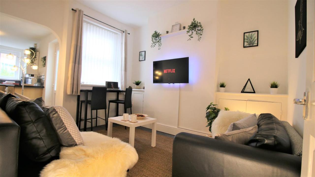 Three Bedroom Townhouse - Free Local Parking - By Property Promise Cardiff Zewnętrze zdjęcie