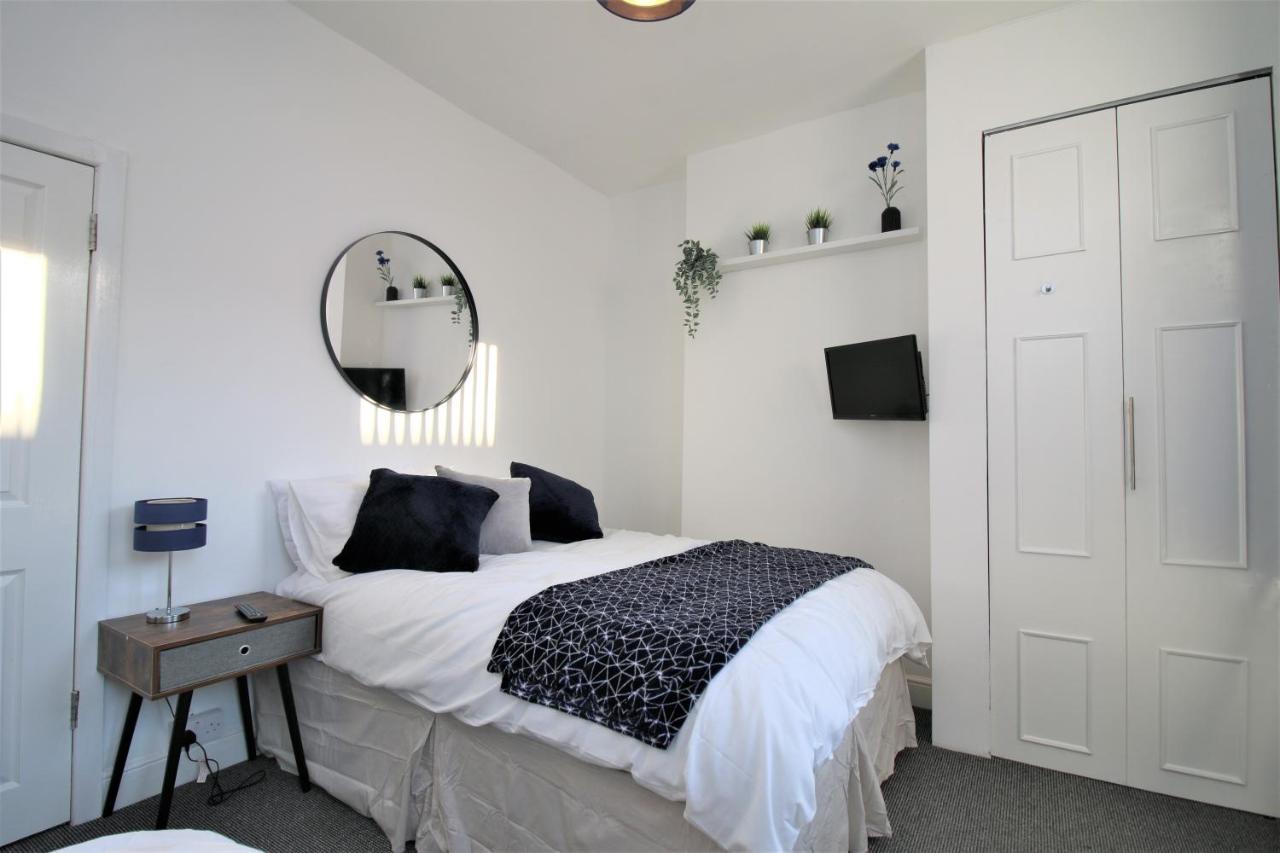 Three Bedroom Townhouse - Free Local Parking - By Property Promise Cardiff Zewnętrze zdjęcie