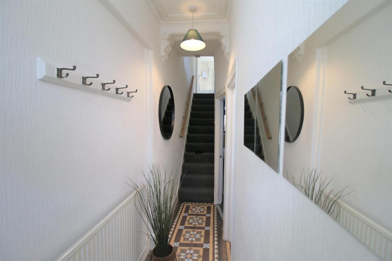 Three Bedroom Townhouse - Free Local Parking - By Property Promise Cardiff Zewnętrze zdjęcie