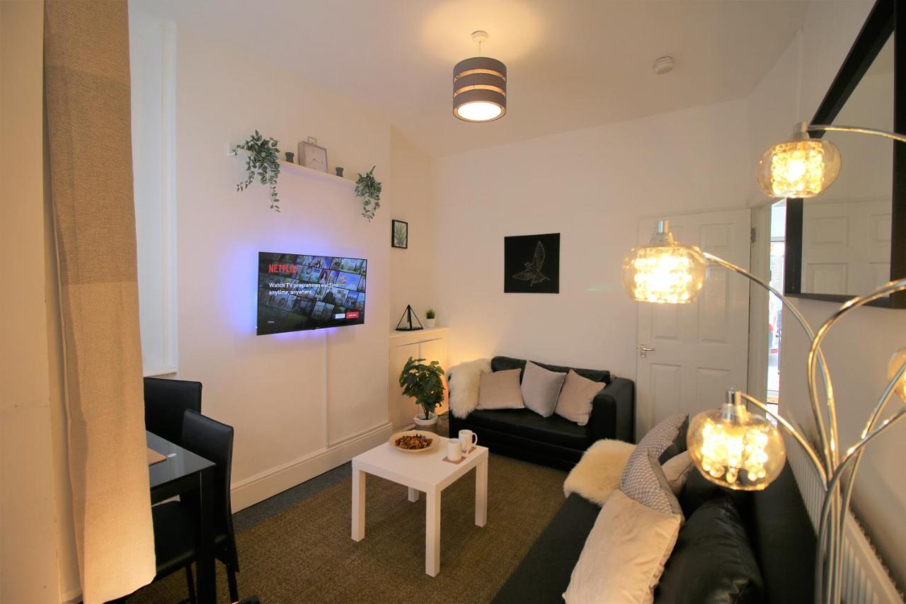 Three Bedroom Townhouse - Free Local Parking - By Property Promise Cardiff Zewnętrze zdjęcie